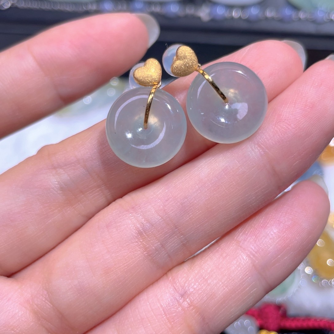 颈饰18K金镶嵌翡翠悦****米翡翠