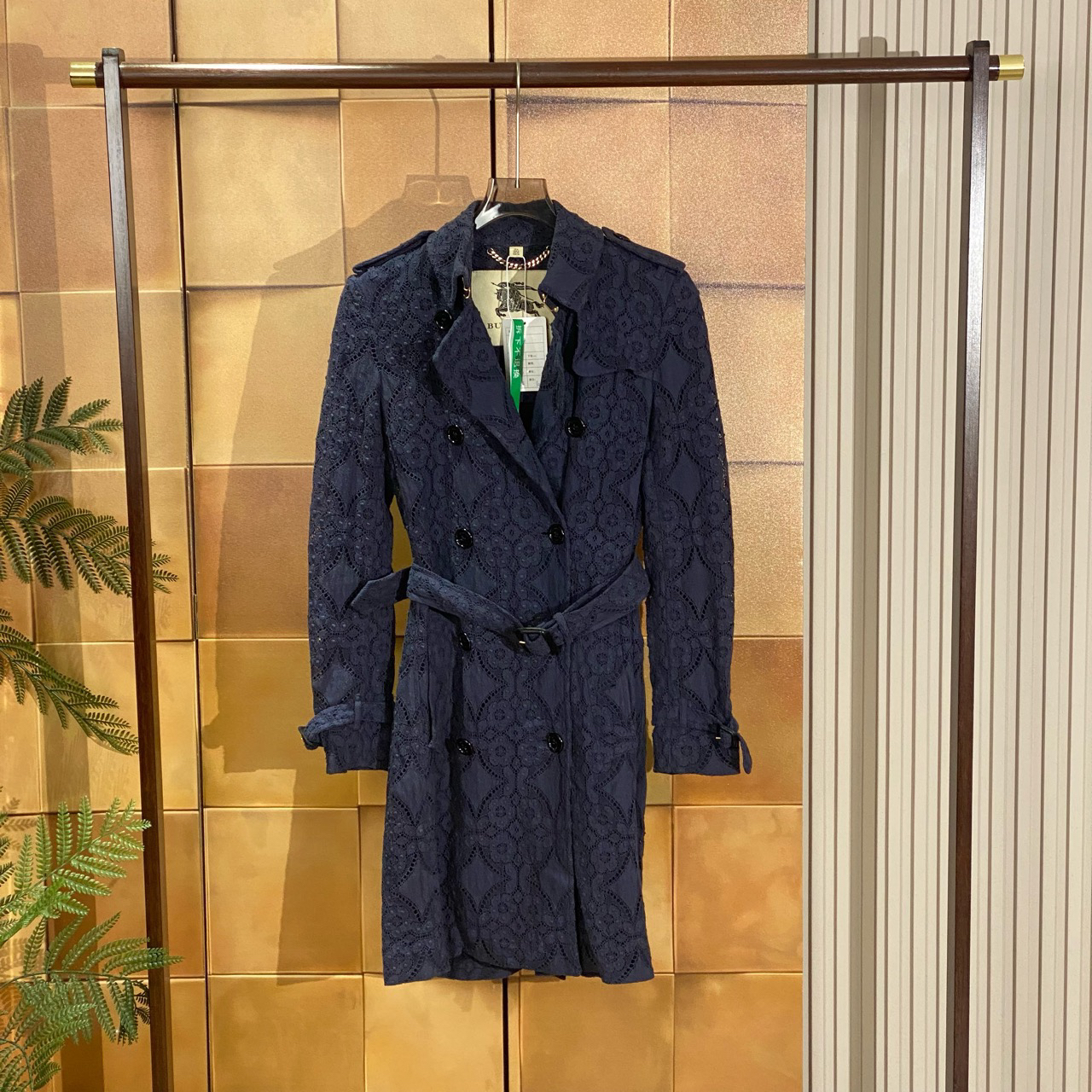 Burberry藏蓝色双排扣镂空花卉风衣/36码/99新/26584