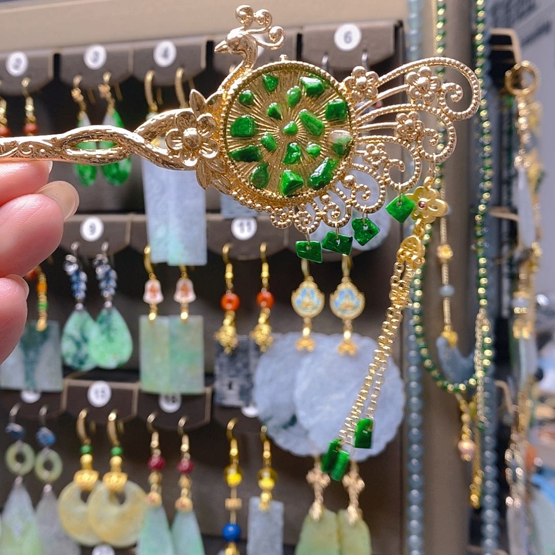 未镶嵌翡翠耳饰翡翠