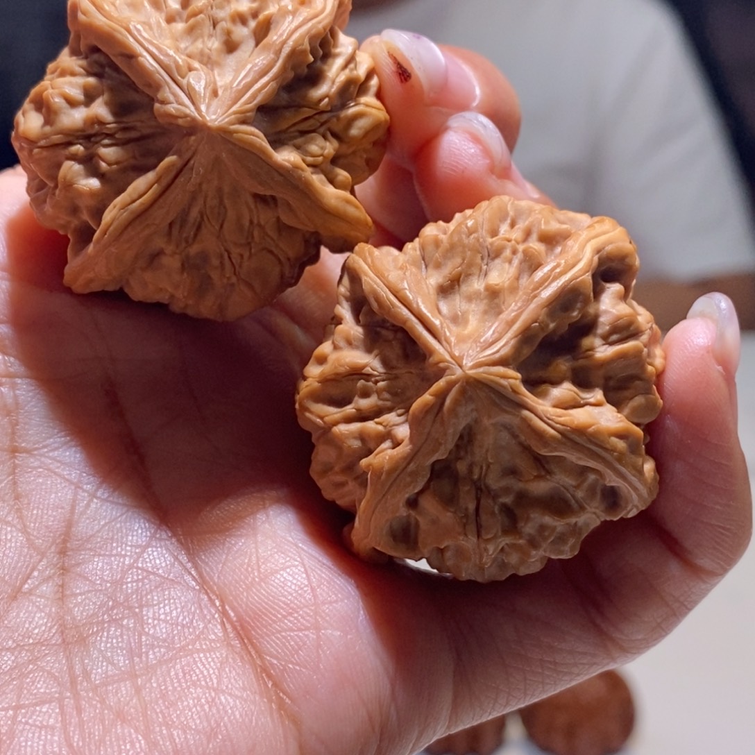 洋***得文玩核桃吊坠狮子