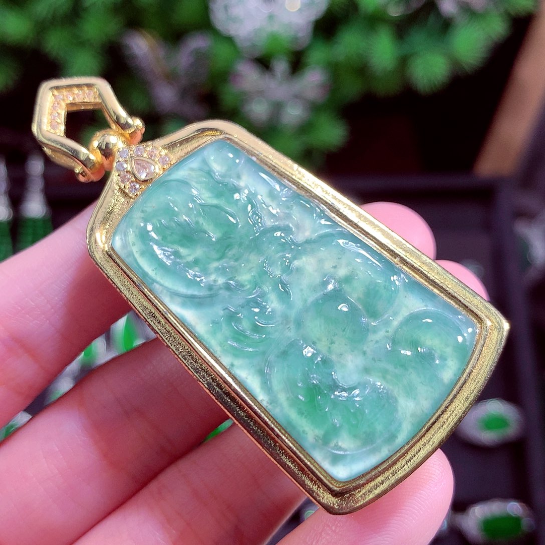 颈饰未镶嵌翡翠天然