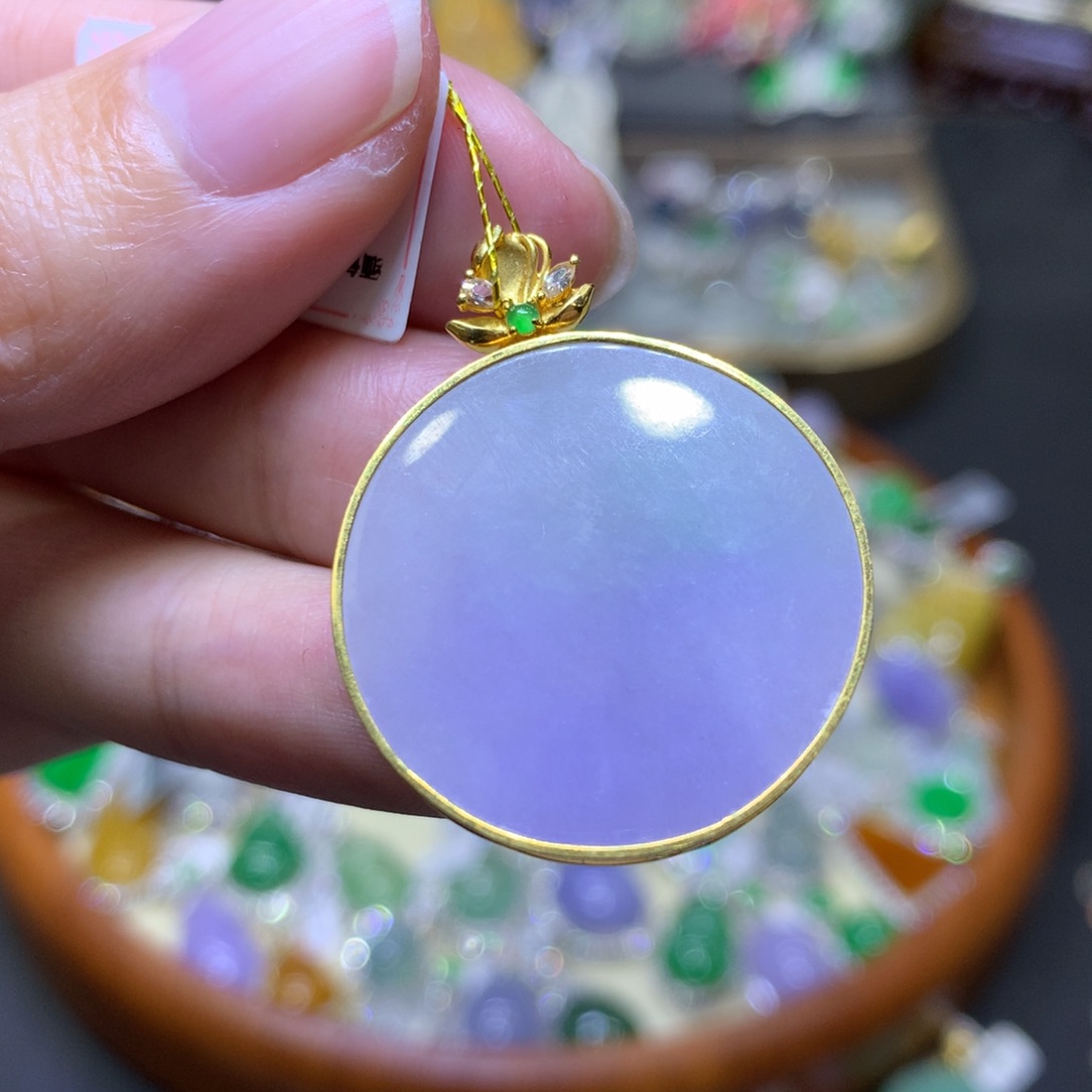 翡翠颈饰18K金镶嵌翡翠吊坠项链