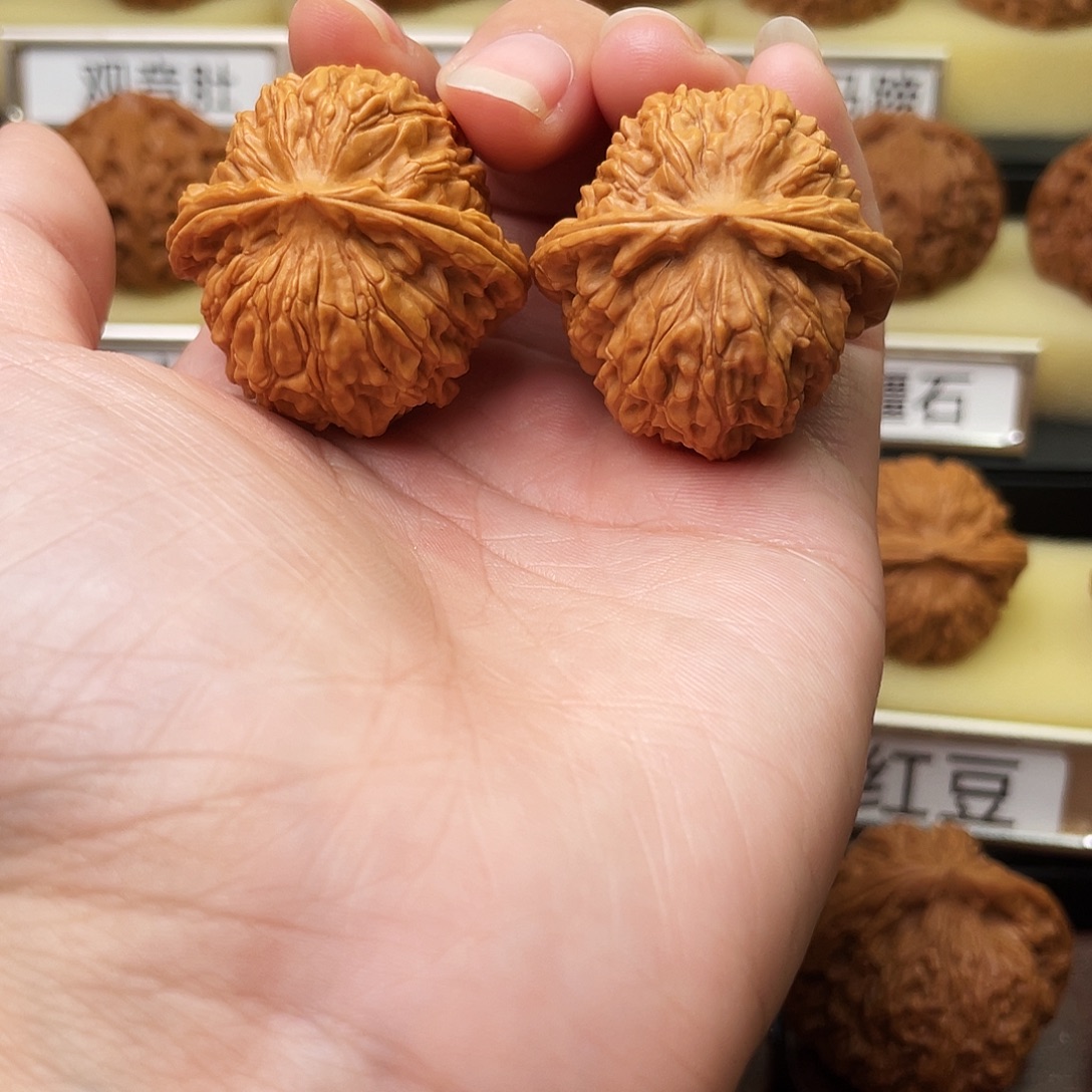 文玩核桃吊坠红豆35全品716