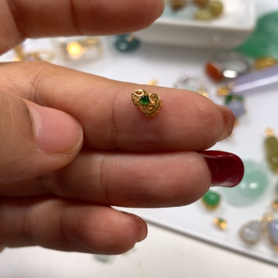 翡翠颈饰18K金镶嵌翡翠