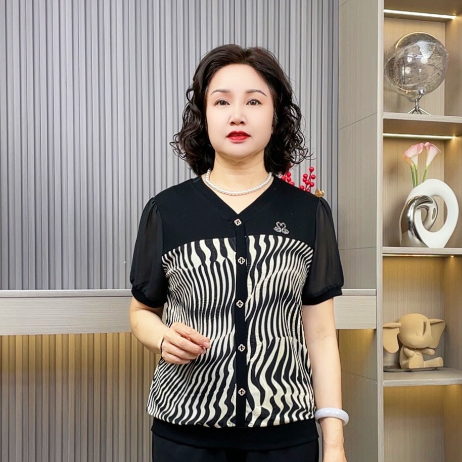 纽扣时尚薄款条纹短袖中老年女装夏装修身针织翻领女装潮流小衫