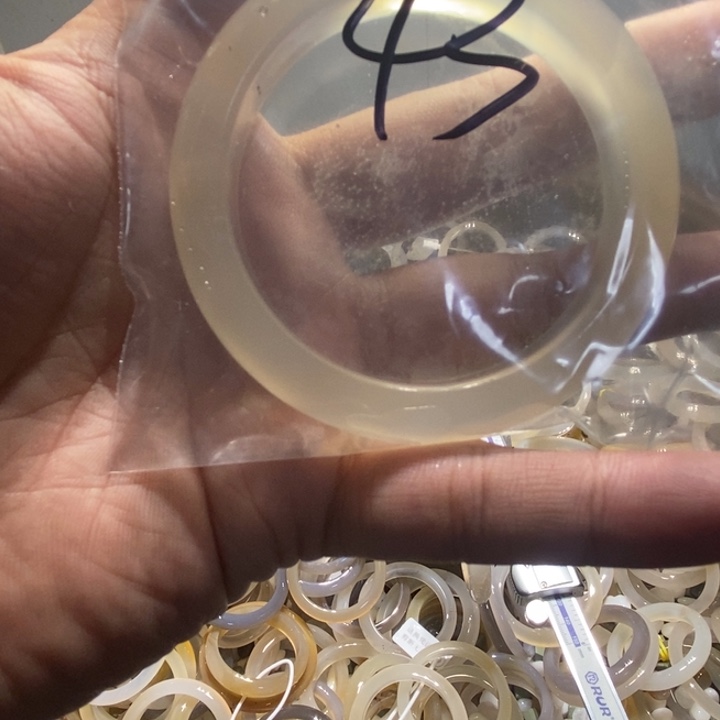 婷***️玛瑙/玉髓未镶嵌手镯43号