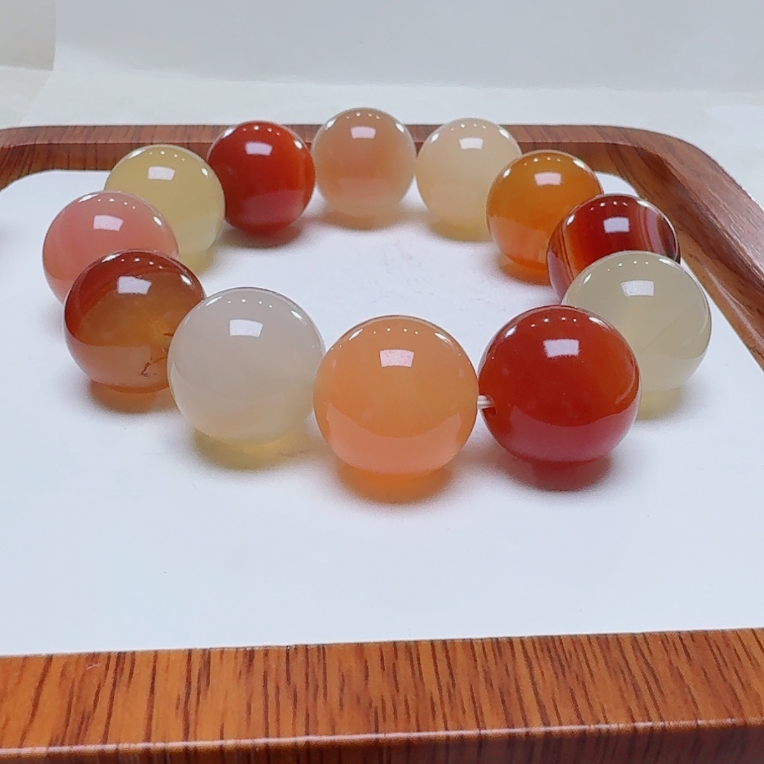 宝***z玛瑙/玉髓手串未镶嵌