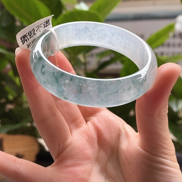 翡翠手镯未镶嵌54圈
