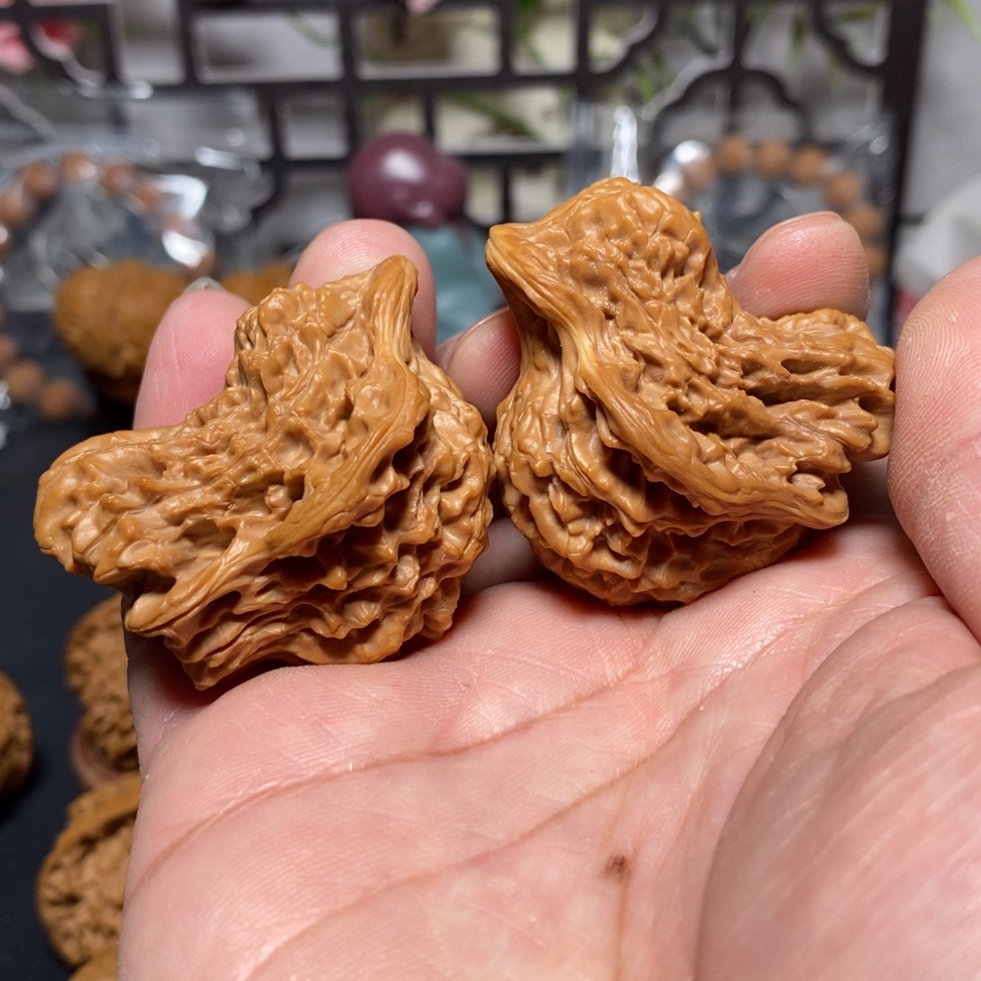 w***g吊坠文玩核桃小鸟核桃