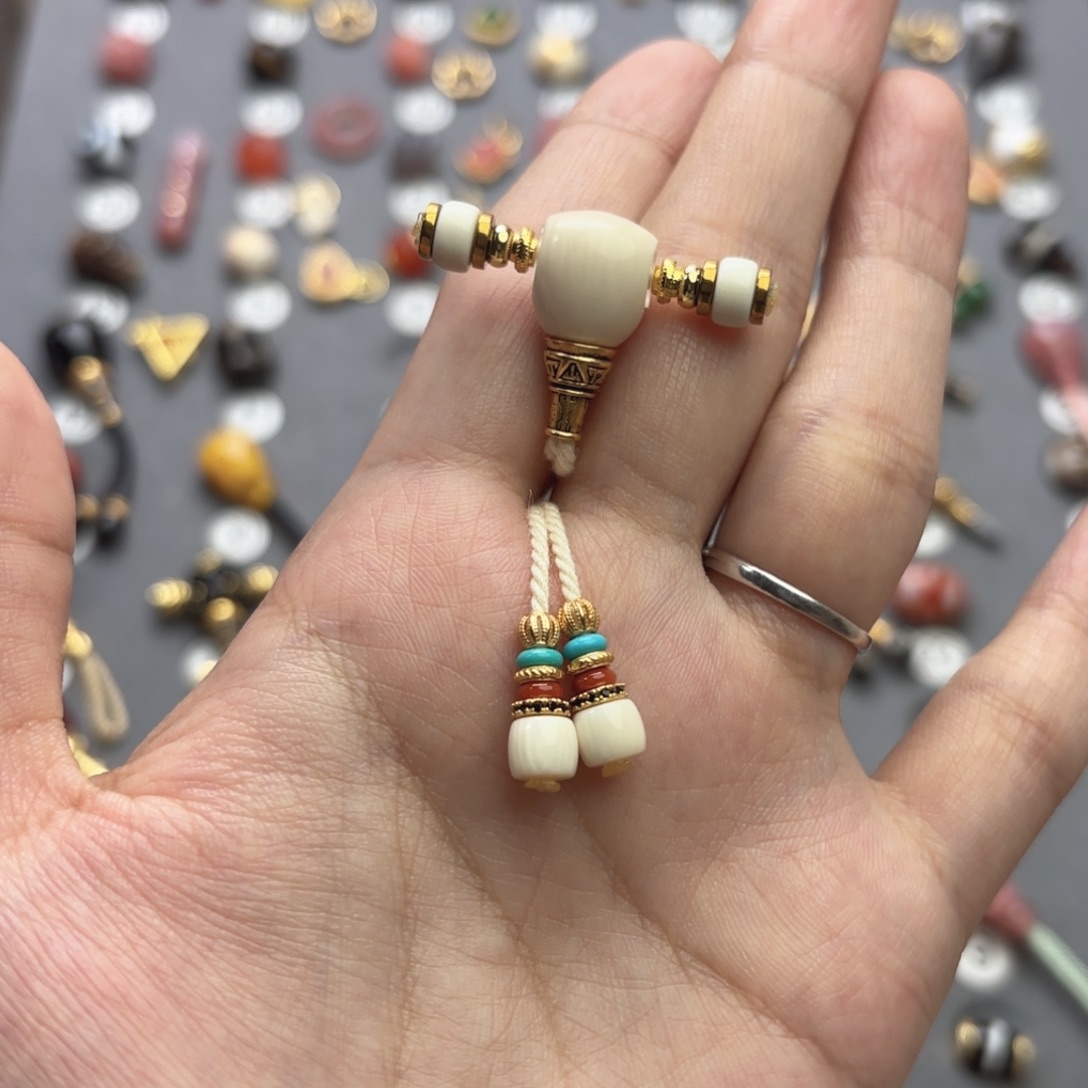 是***吖玛瑙/玉髓未镶嵌文玩配饰