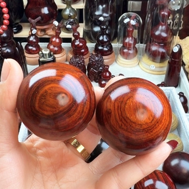 *****木微凹黄檀5.0手球一对