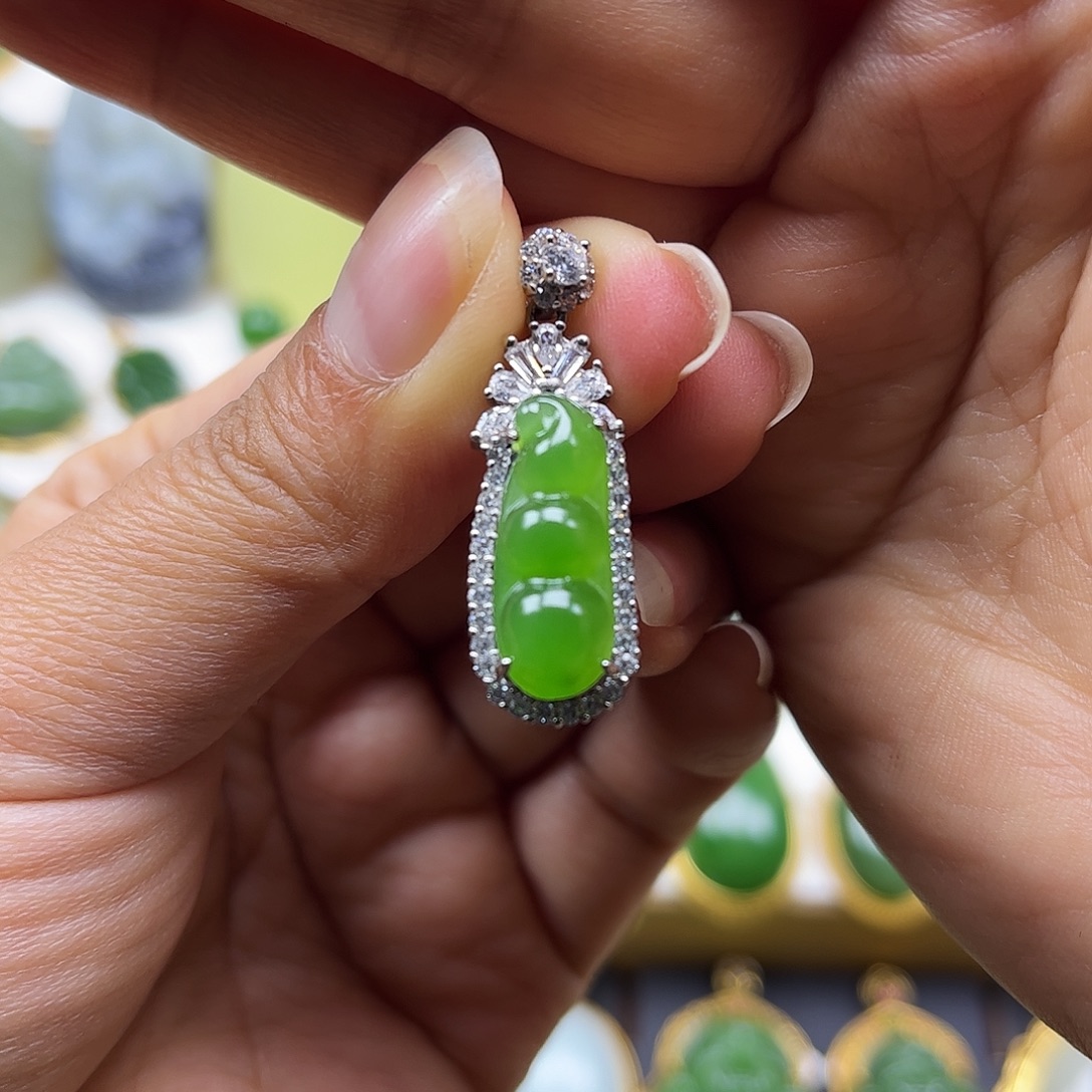 和田玉银S925镶嵌颈饰