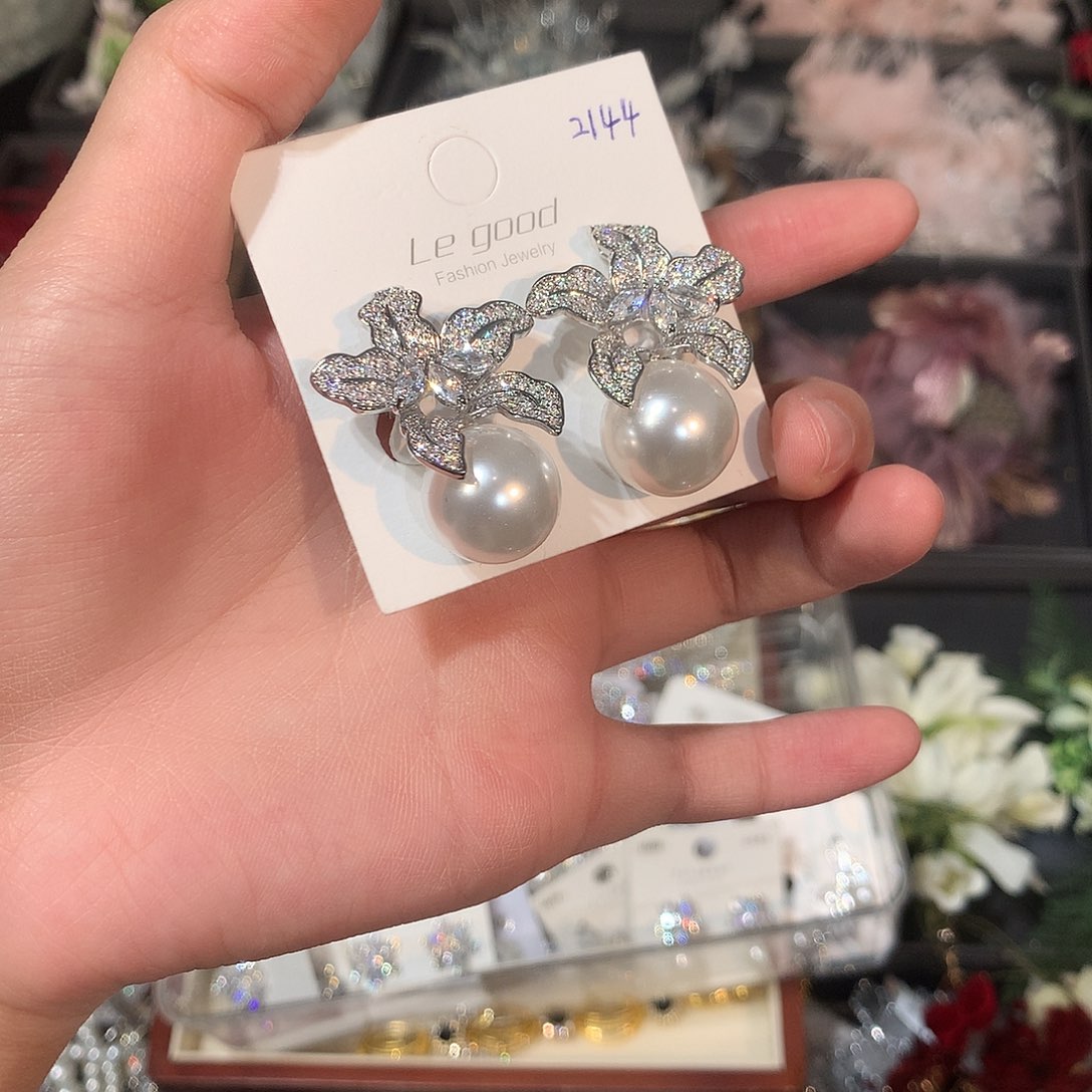 锆石铁合金5677899999