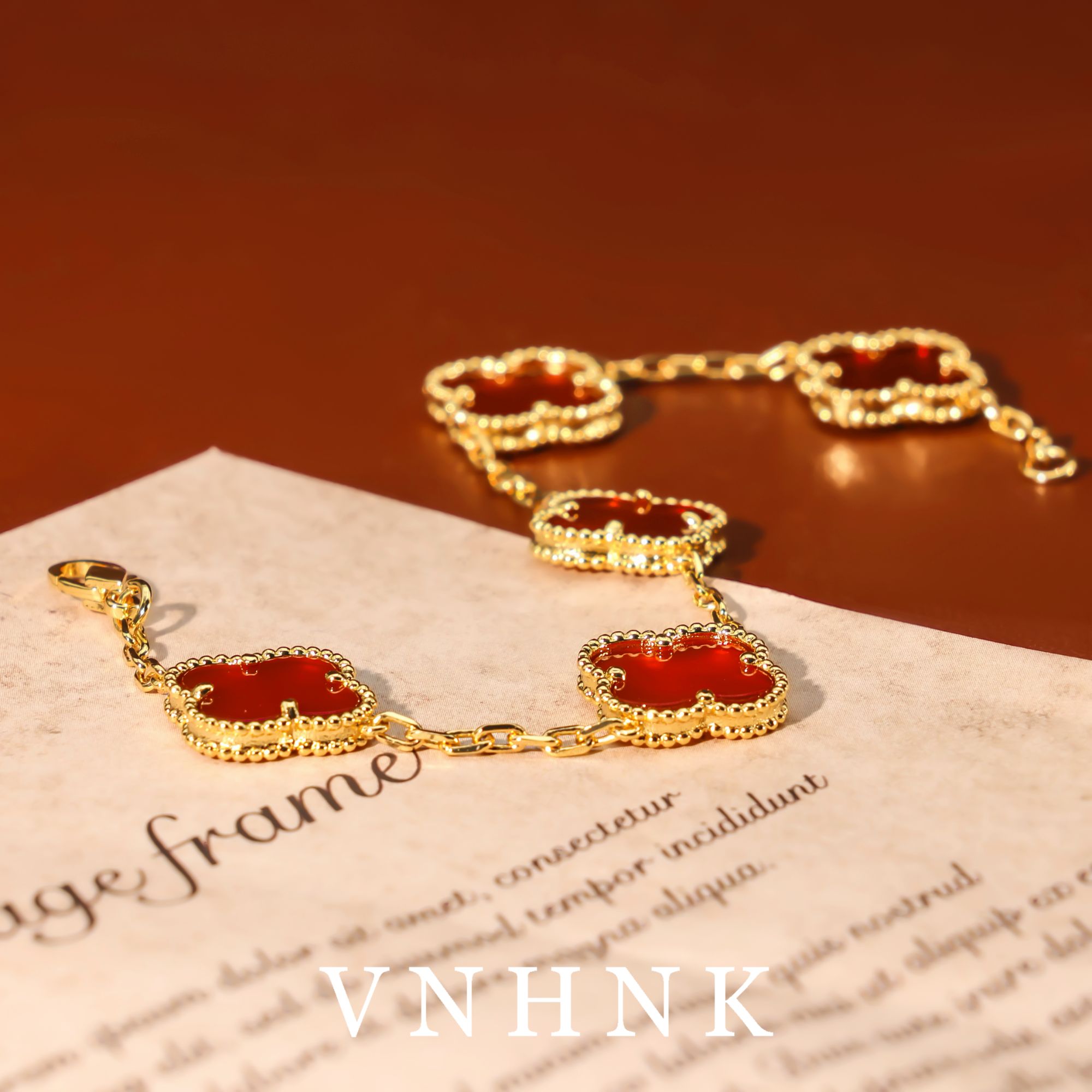 美可儿    A433    金色（19cm) 时尚红色玉髓手链