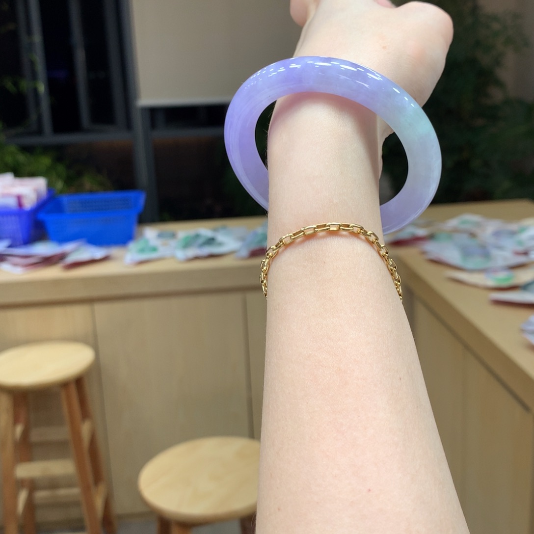 翡翠手镯未镶嵌敏*不退不换