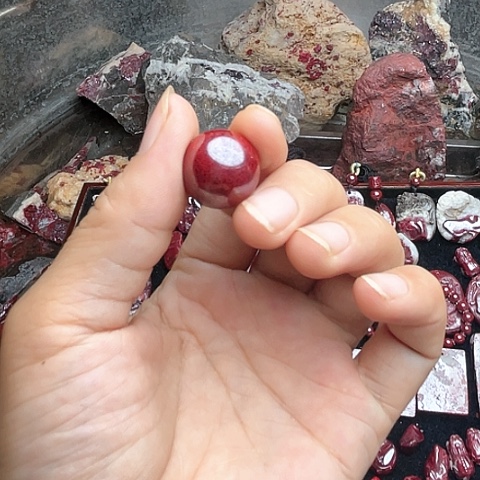 【闪购商品】天然辰砂刘*天然原矿朱砂珠子