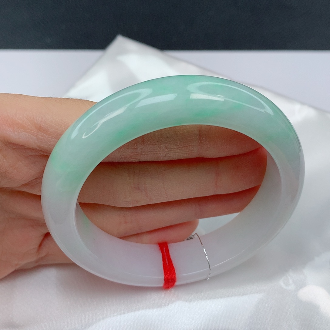 翡翠手镯未镶嵌57.7正圈轮胎版型好