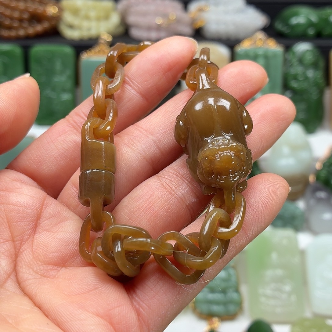 梧****和田玉未镶嵌颈饰