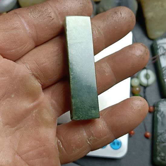 和田玉未镶嵌车挂