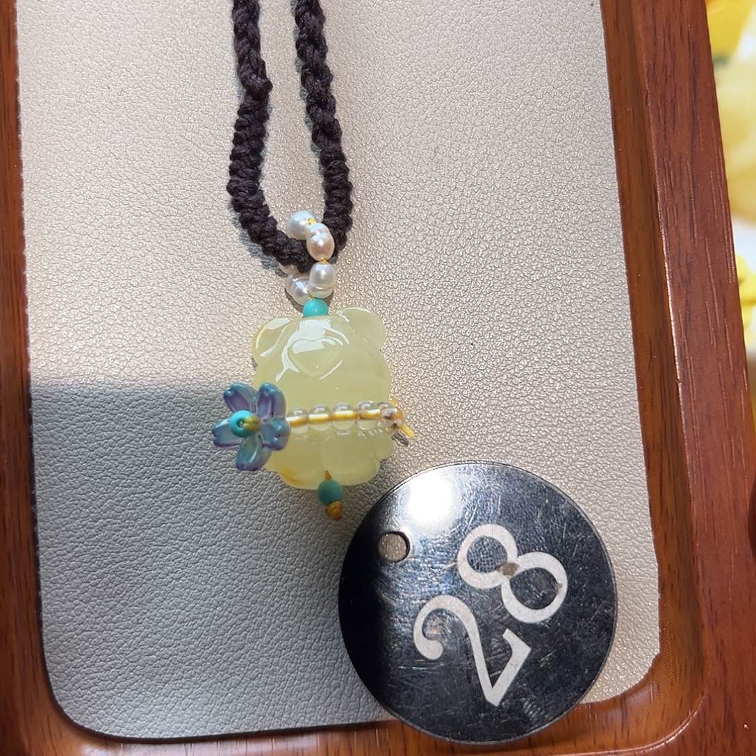 琥珀未镶嵌颈饰吊坠