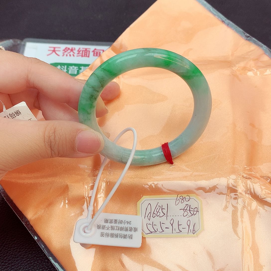 翡翠手镯未镶嵌天然缅甸翡翠A货