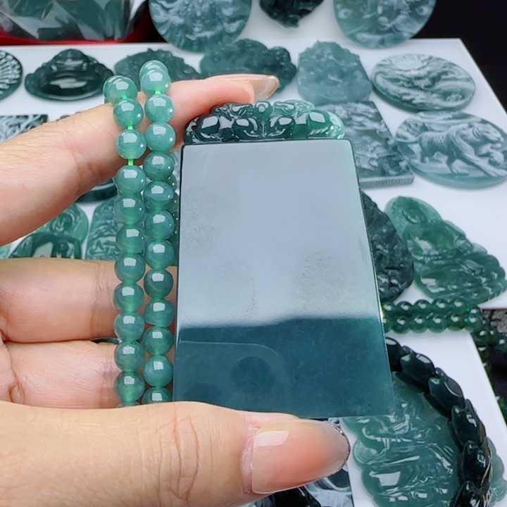 颈饰未镶嵌翡翠多样性发货天然的A货翡翠
