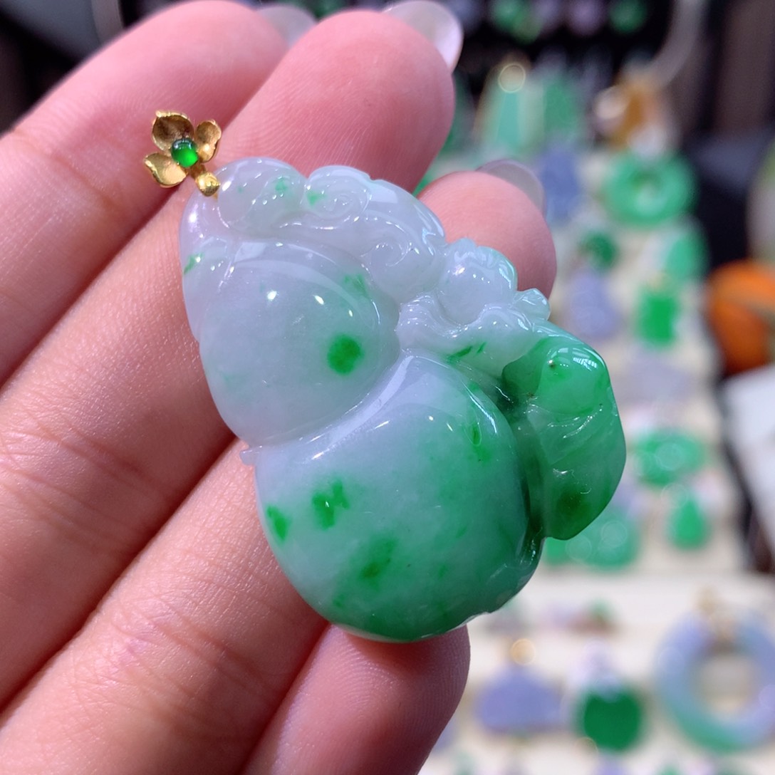 翡翠颈饰18K金镶嵌翡翠