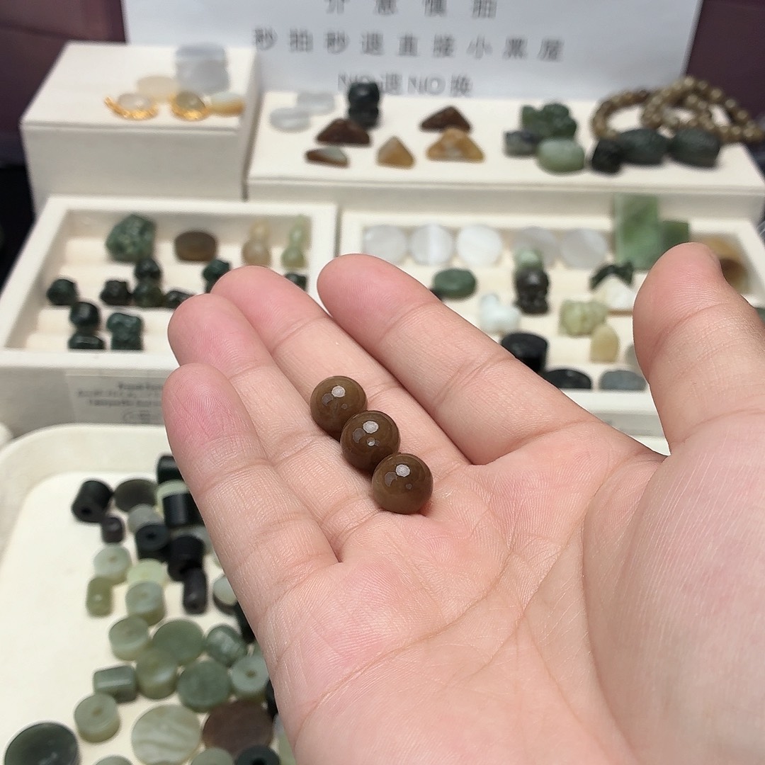 y***8和田玉未镶嵌颈饰