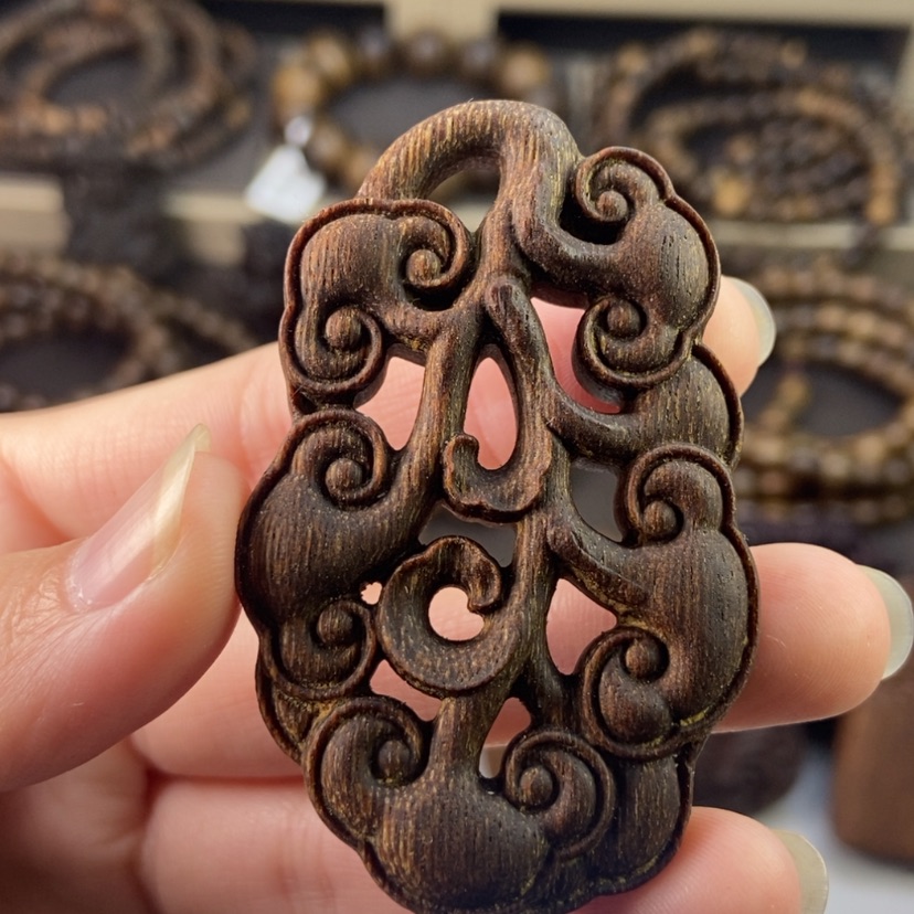 【闪购商品】沉香木吊坠1*2富森红土