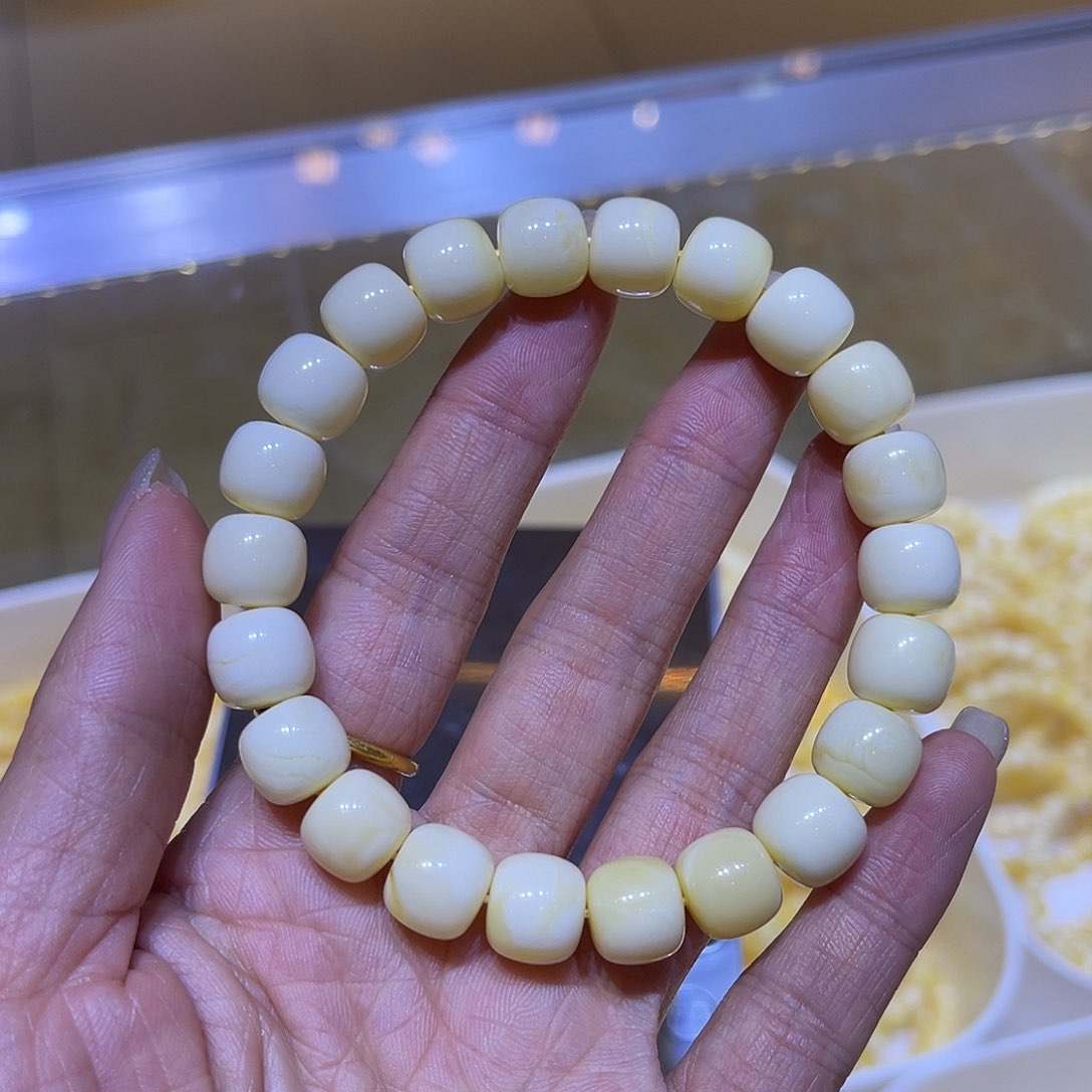 琥珀手链未镶嵌胜**业蜜蜡手串