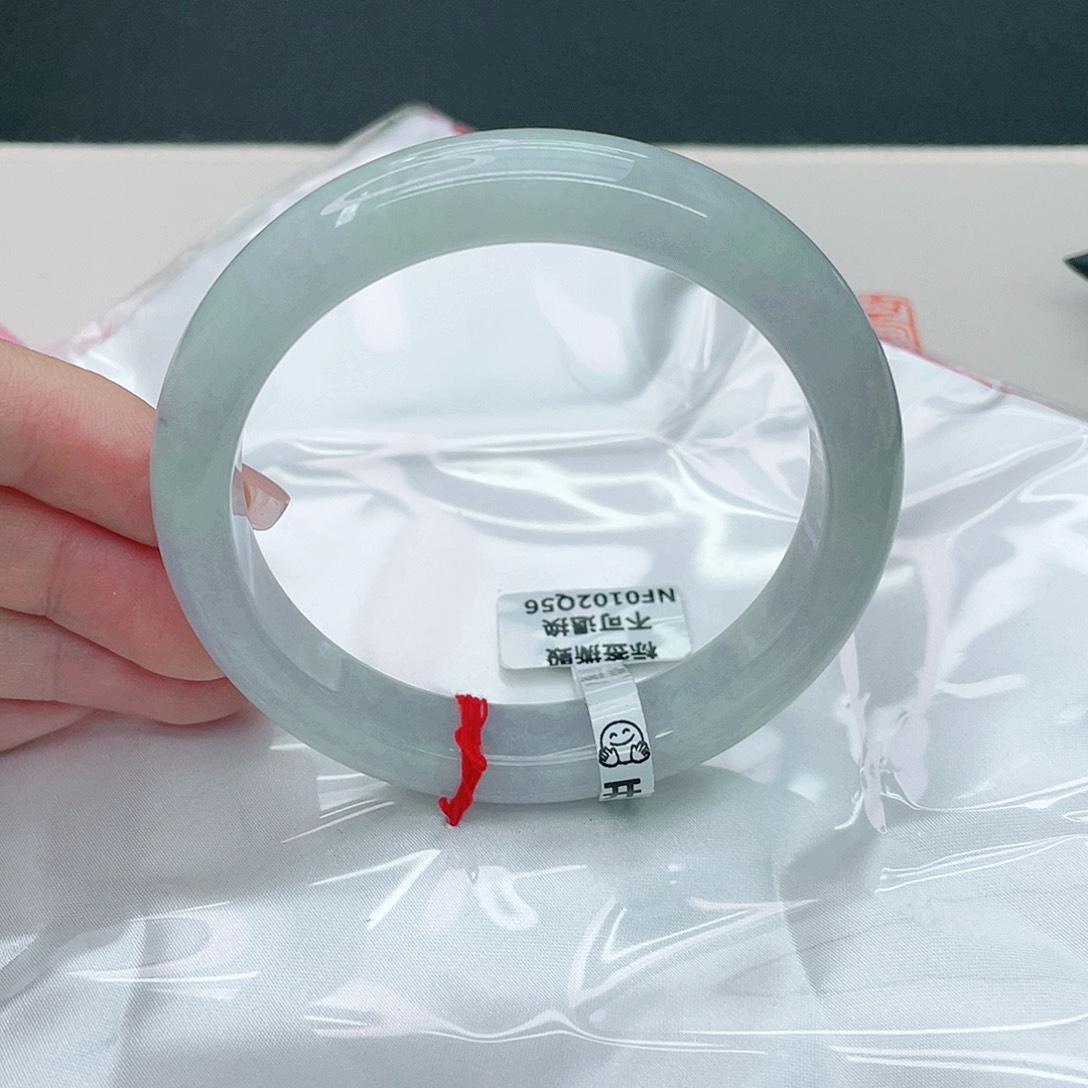 翡翠手镯未镶嵌正62.5