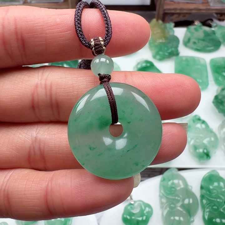 石英质玉颈饰未镶嵌