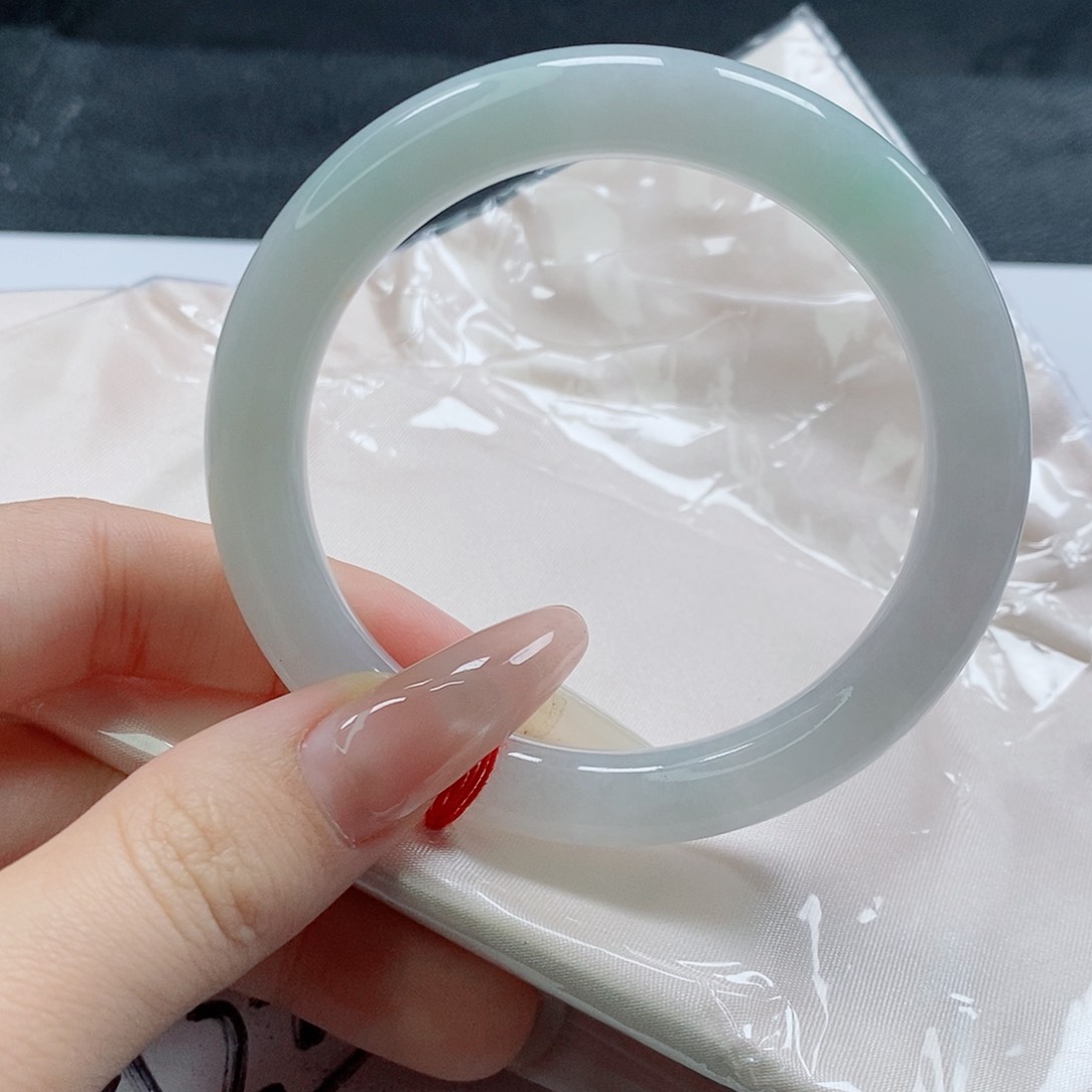 【闪购商品】未镶嵌手镯（圆镯）翡翠547号