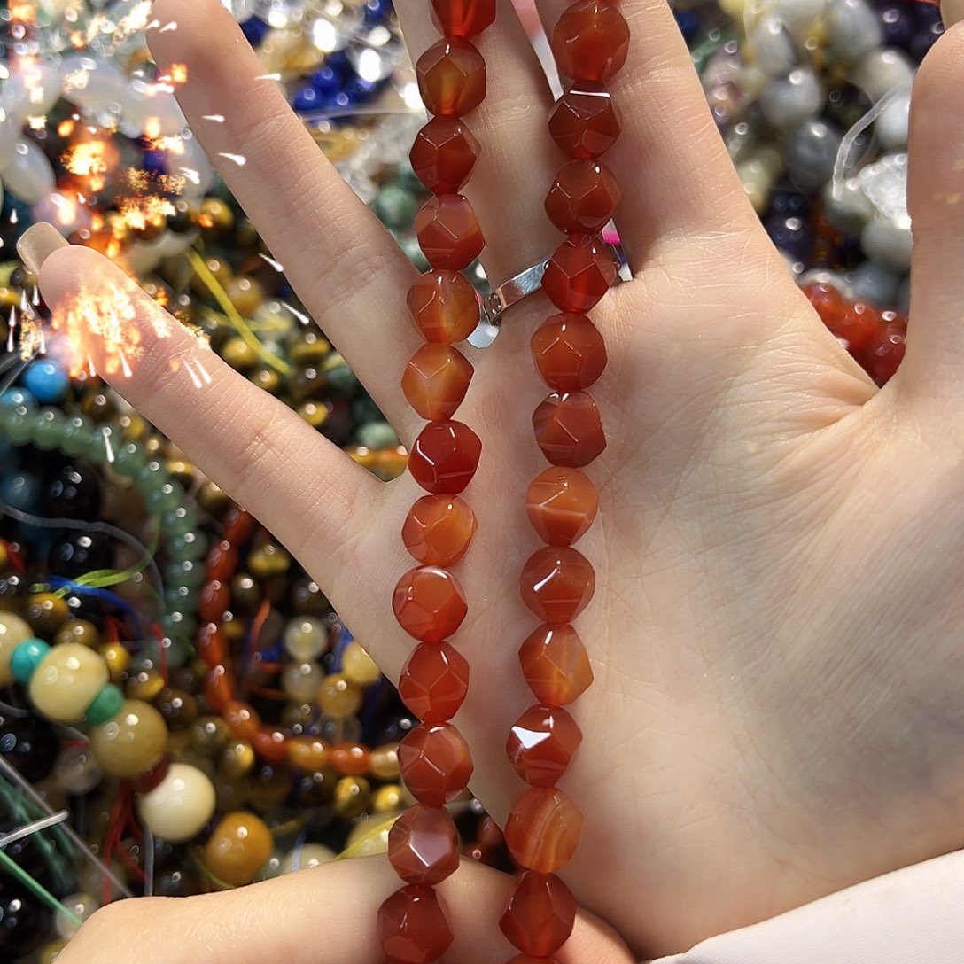 玛瑙/玉髓未镶嵌珠宝半成品红玛瑙八菱切卡10一条