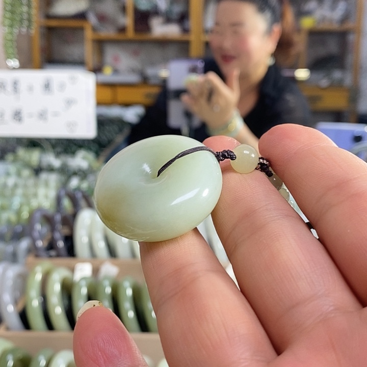 颈饰未镶嵌和田玉
