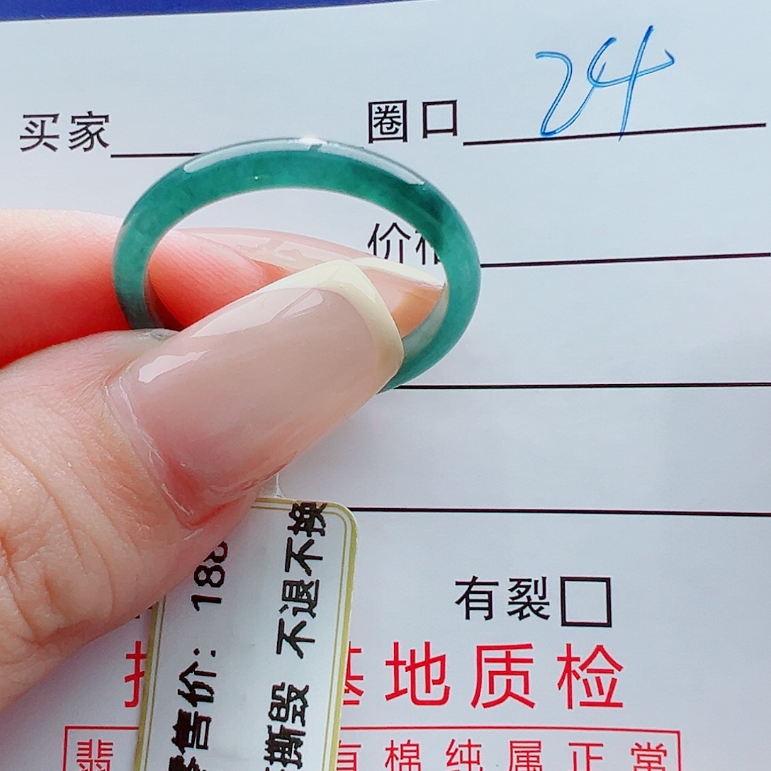 未镶嵌戒指翡翠习*惯戒圈