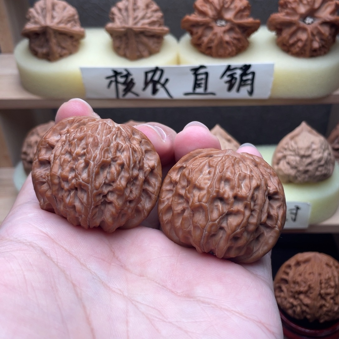 文玩核桃吊坠全品红皮山地正磨42.5头货