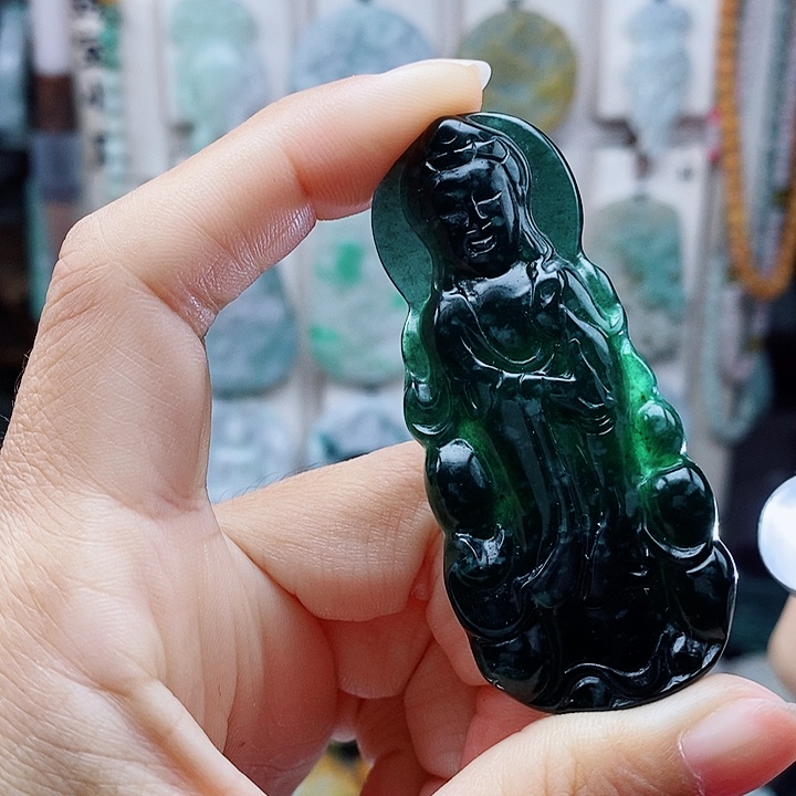 翡翠未镶嵌颈饰翡翠