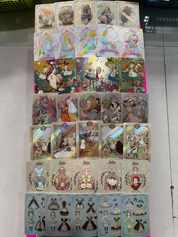 万漫社 梦境爱丽丝 《爱丽丝漫游仙境》系列典藏卡牌 一单70张左右！