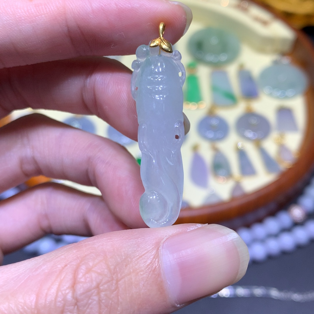 翡翠吊坠(不含链)18K金镶嵌