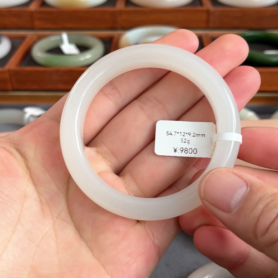 和田玉手镯未镶嵌丸*