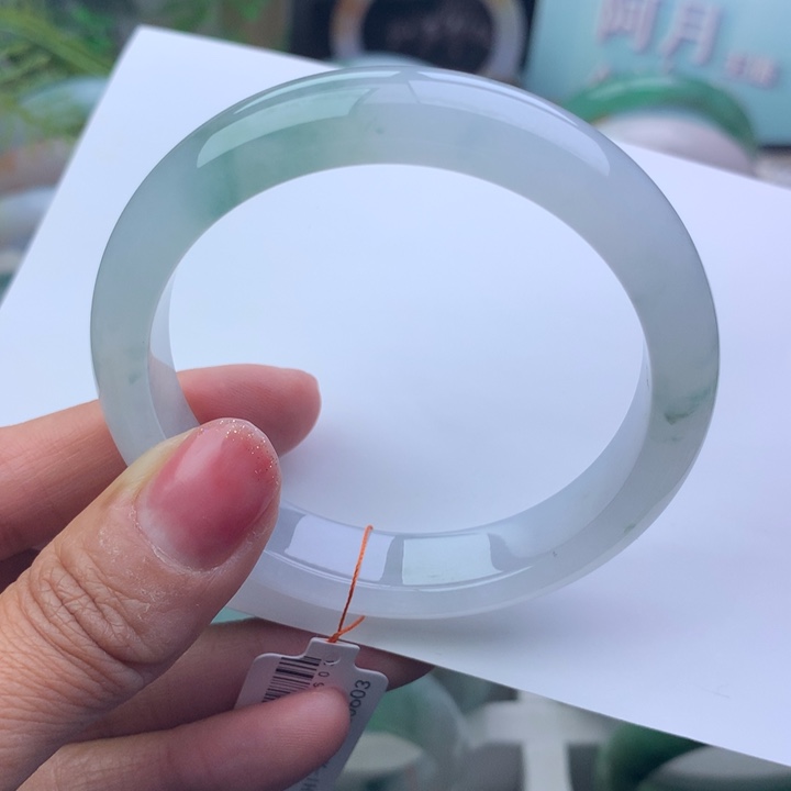 翡翠手镯未镶嵌天然翡翠手镯