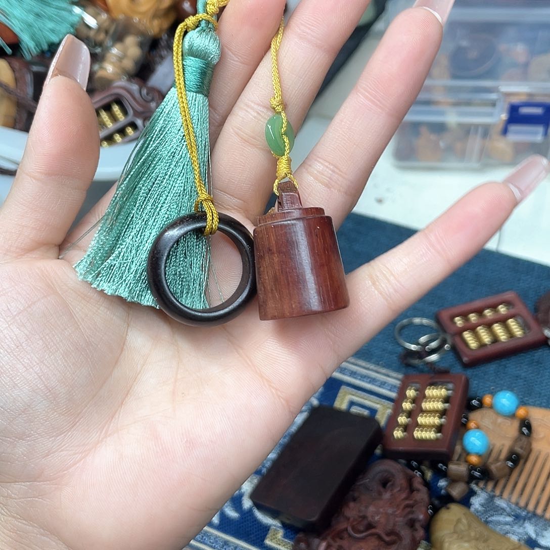 维腊木（绿檀）无事牌