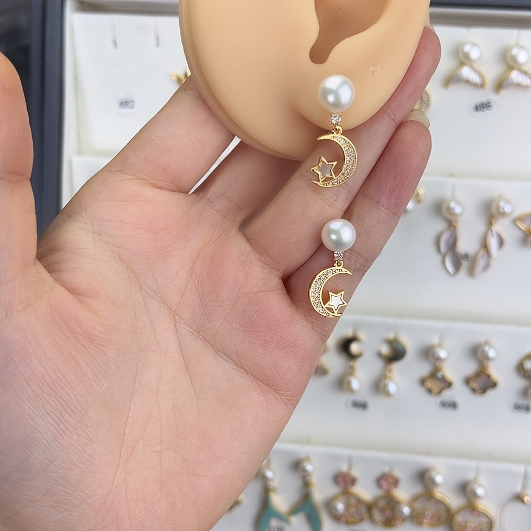 淡水珍珠银S925镶嵌耳饰