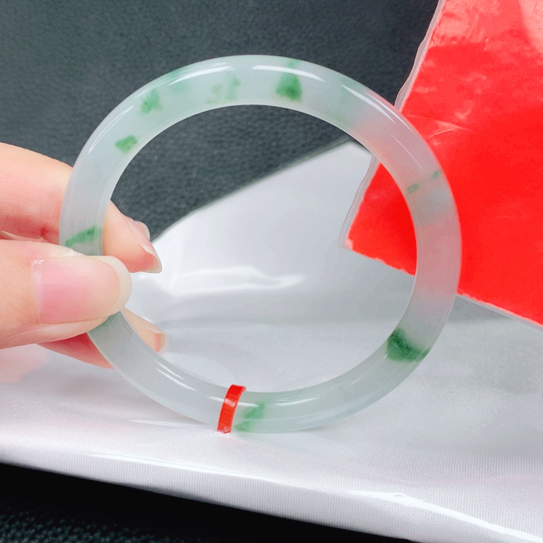 翡翠未镶嵌手镯55圈
