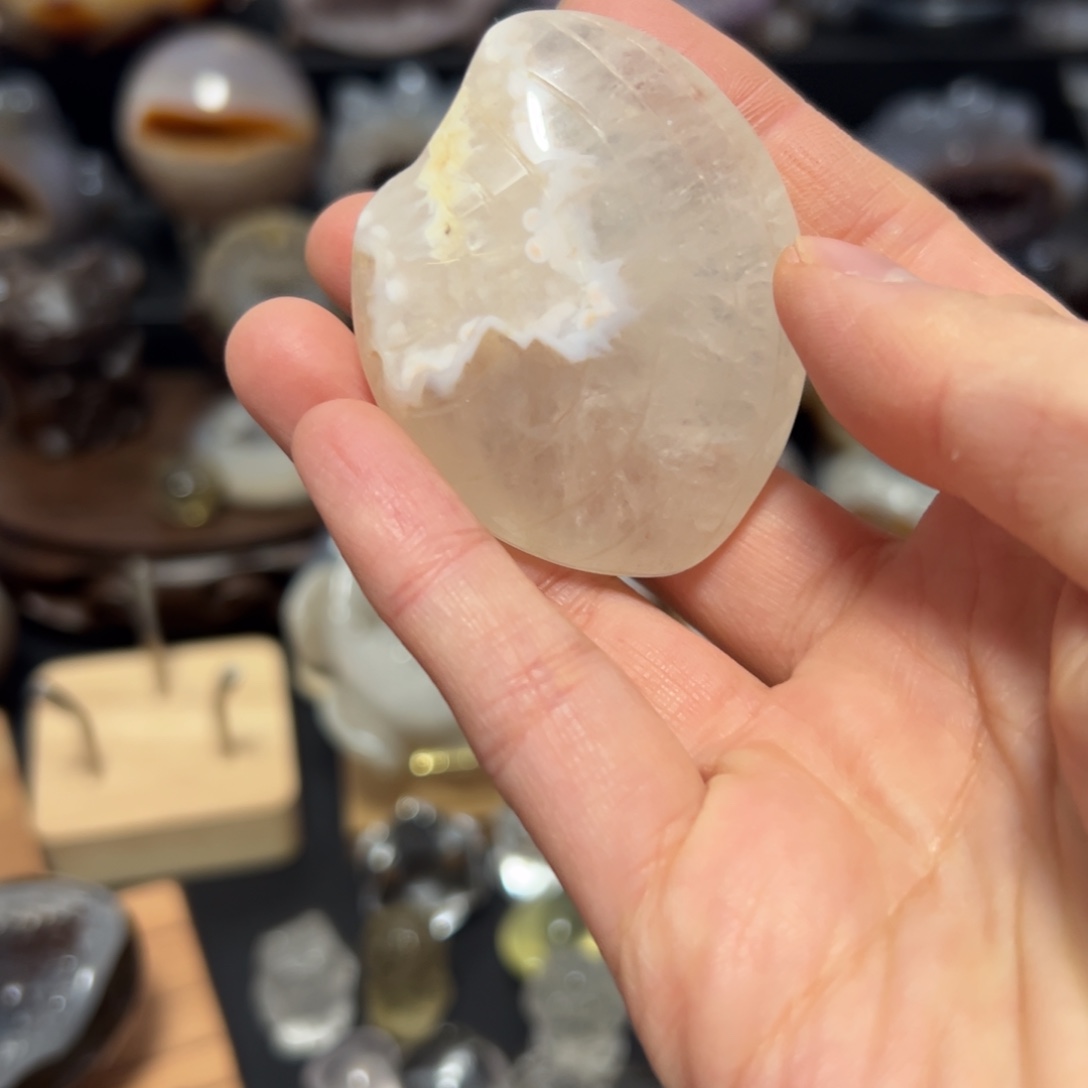 玛瑙/玉髓未镶嵌珠宝奇石