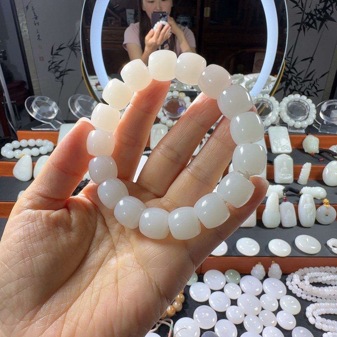 奇***6和田玉未镶嵌颈饰