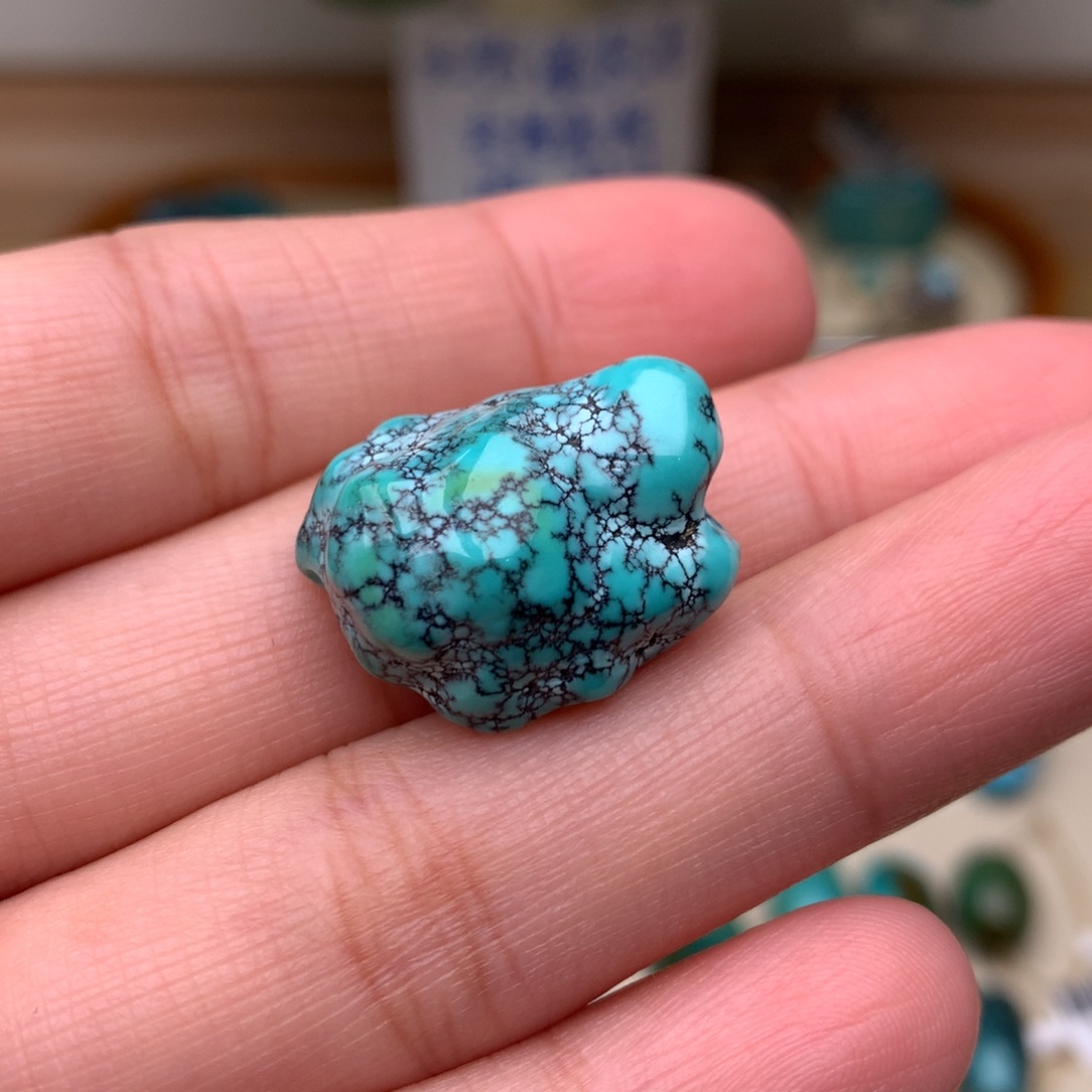 绿松石未镶嵌珠宝奇石