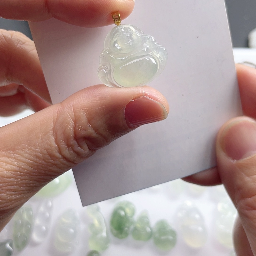 翡翠颈饰未镶嵌冰佛公