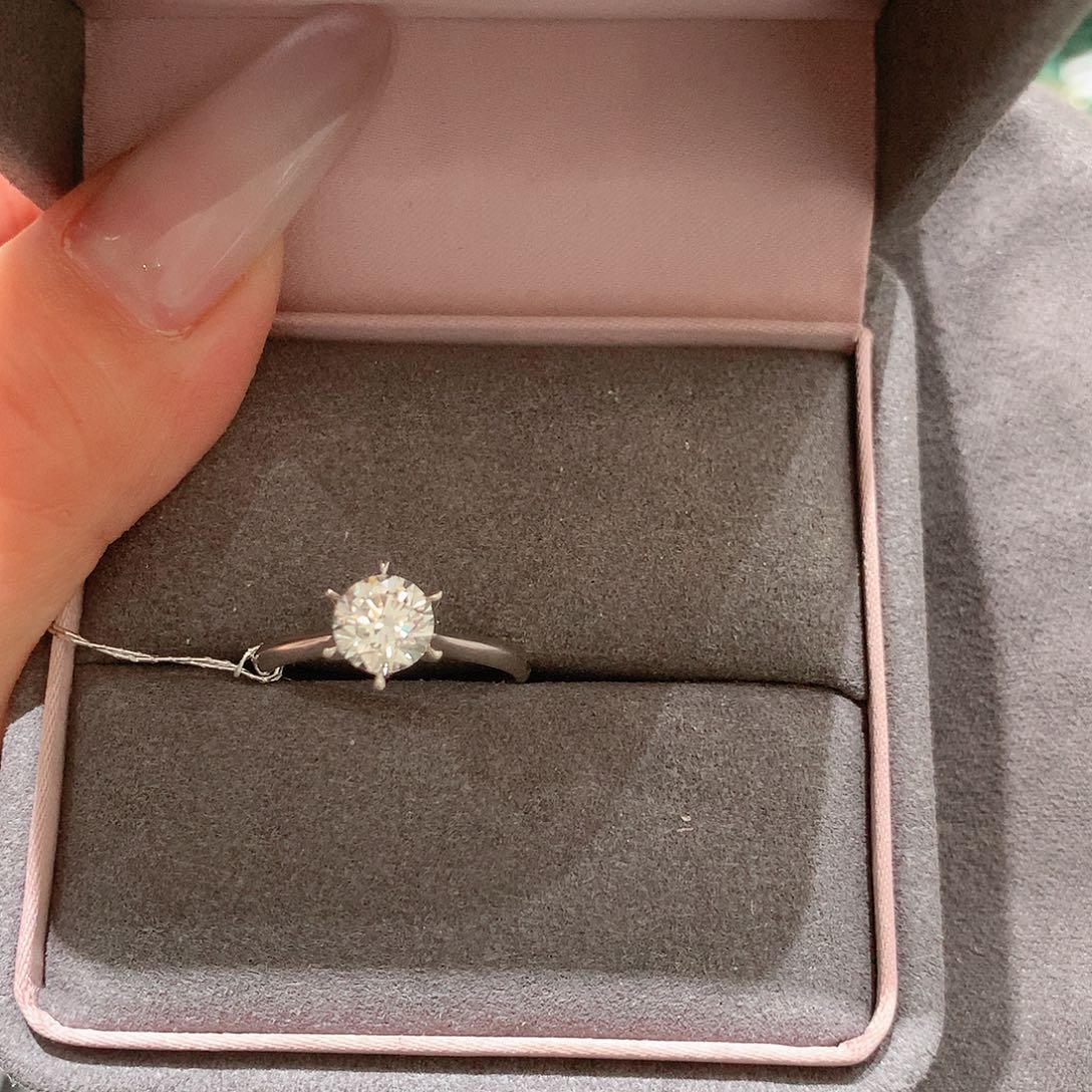 实验室培育钻石18K金镶嵌谁****道14